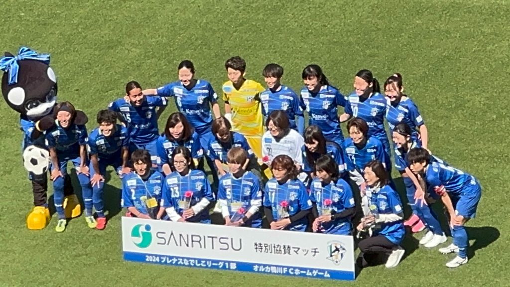 オルカ鴨川FCの試合にて、選手よりお母様へカーネーションを贈呈いたしました！